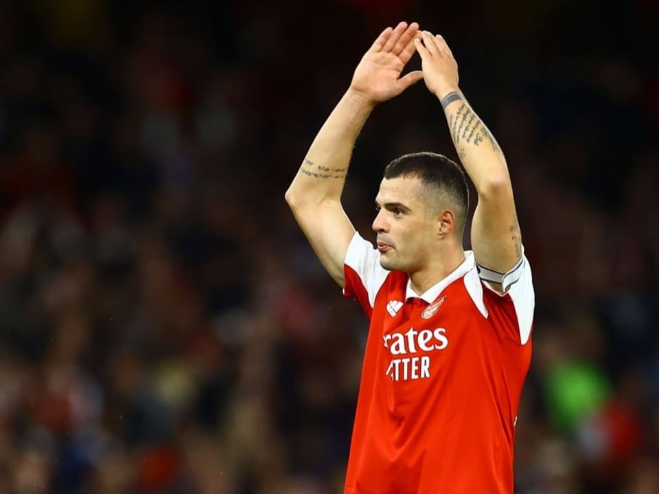 Steht bei den Arsenal-Anhängern hoch im Kurs Granit Xhaka auf der Ehrenrunde nach dem Sieg gegen Liverpool.