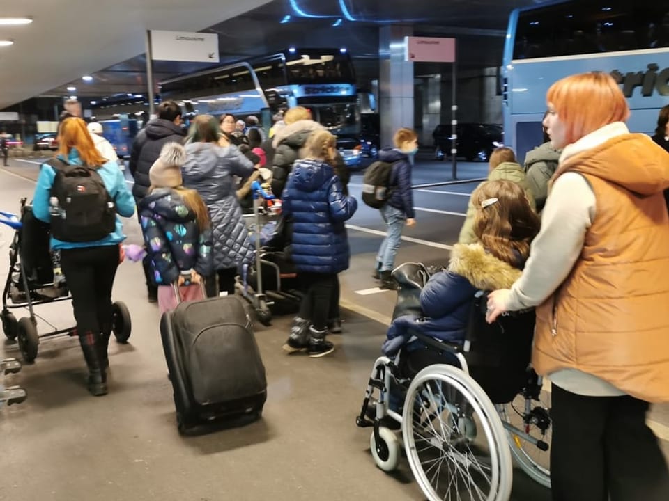 Am Flughafen Zürich wurden die Flüchtlinge abgeholt. 