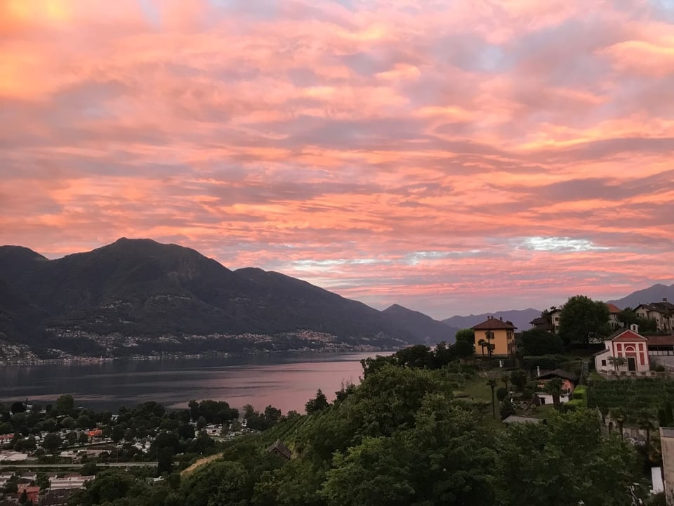 Lago Maggiore am frühen Morgen 