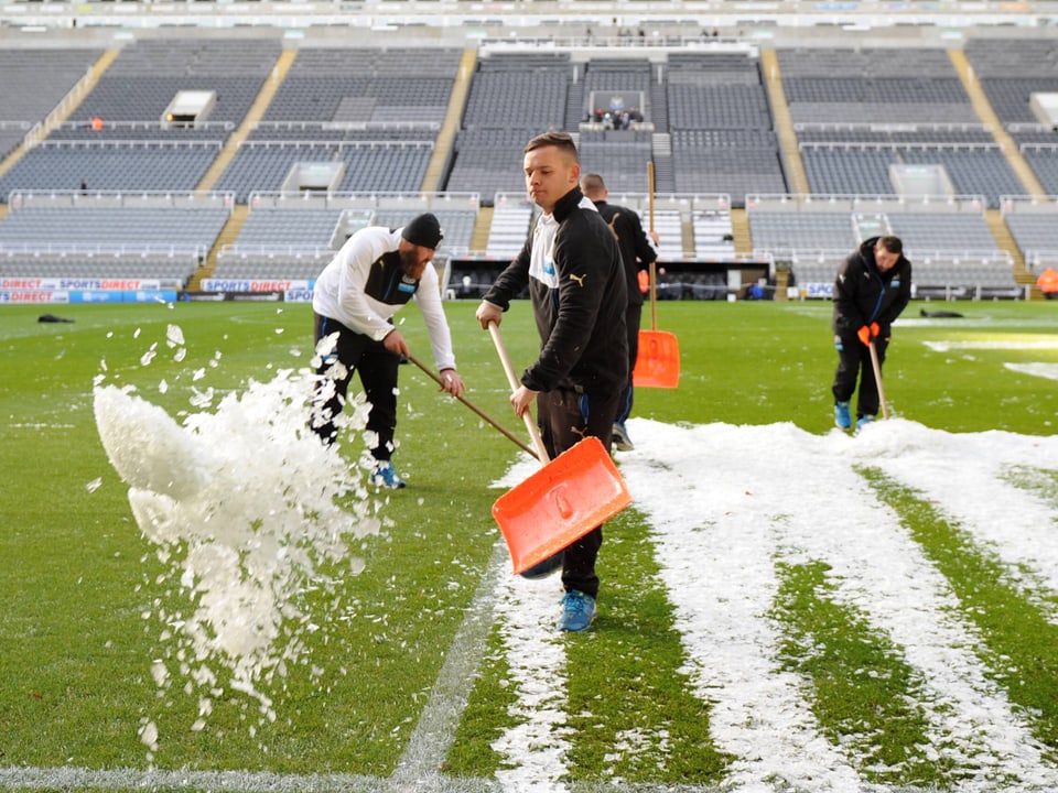 Schnee in Newcastle vor Spiel gegen Leicester