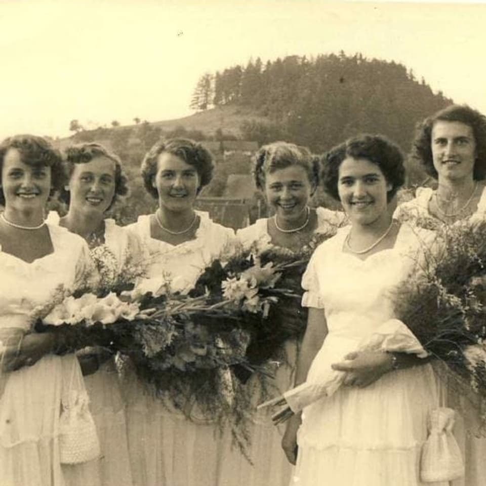 Sechs Ehrendame beim Schwingfest in Buchberg.