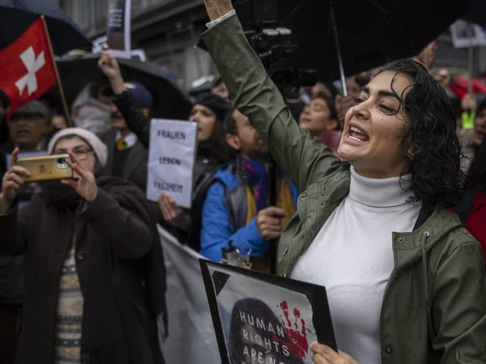 Maryam an einer Demonstration in Zürich am 1. Oktober 2022.