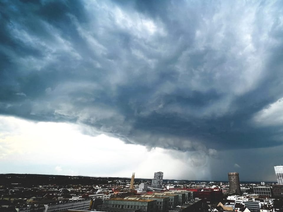 Gewitter über Basel 