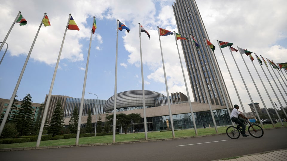 Die Flaggen der Afrikanischen Union. 