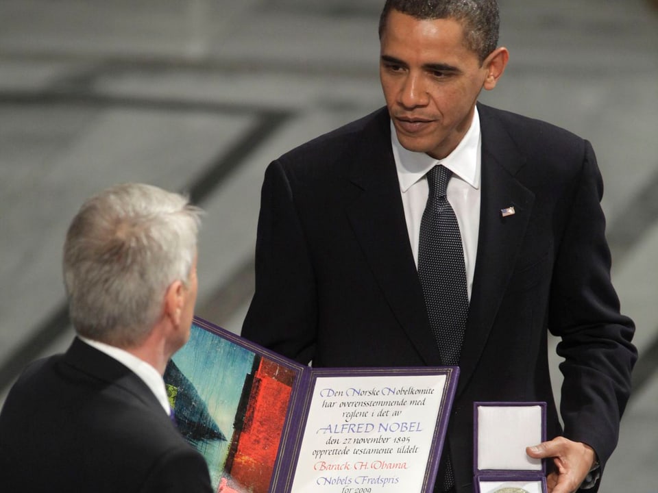 Barack Obama erhält Friedensnobelpreis-Urkunde und -Medaille in Oslo