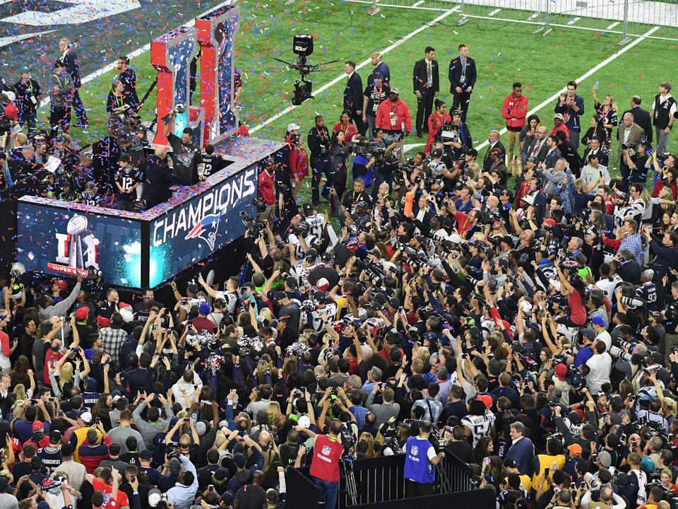 Die Patriots-Spieler feiern ihren grossen Triumph. 