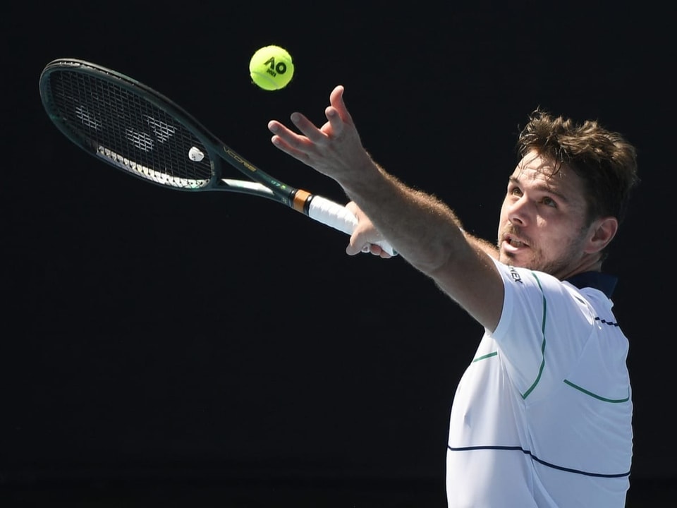 Stan Wawrinka schlägt auf