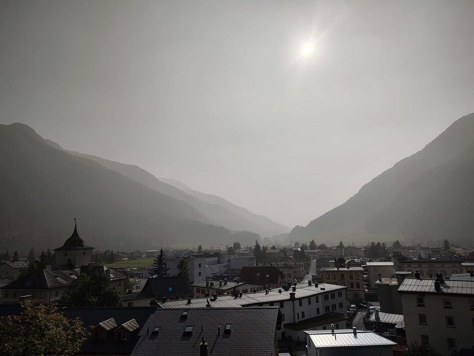 Zernez/GR Viel Dunst