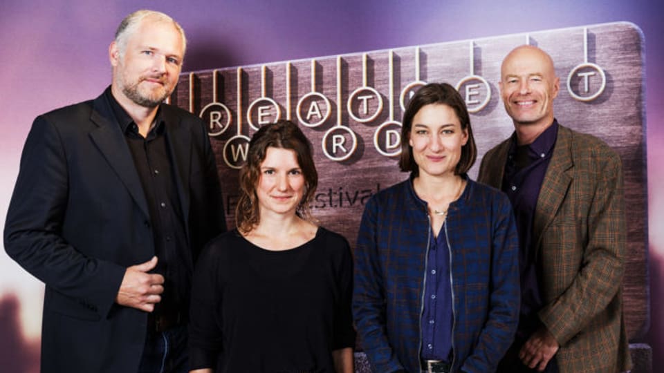 Phlippe van Doornick, Seraina Nyikos, Marie Leuenberger und Stefan Hoffmann lächeln in die Kamera.