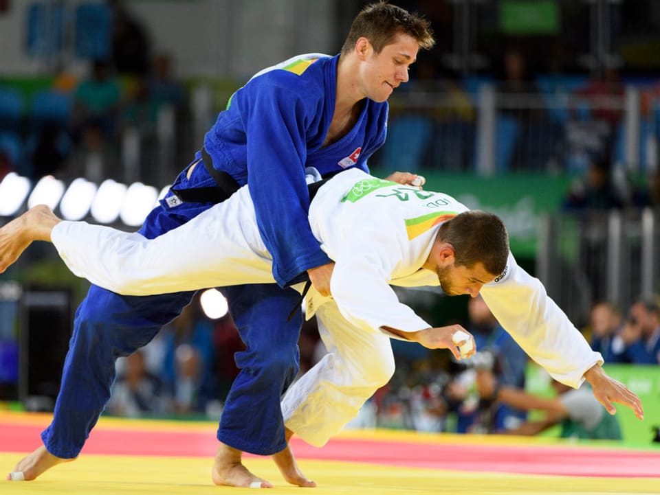 Judokämpfer in Aktion.