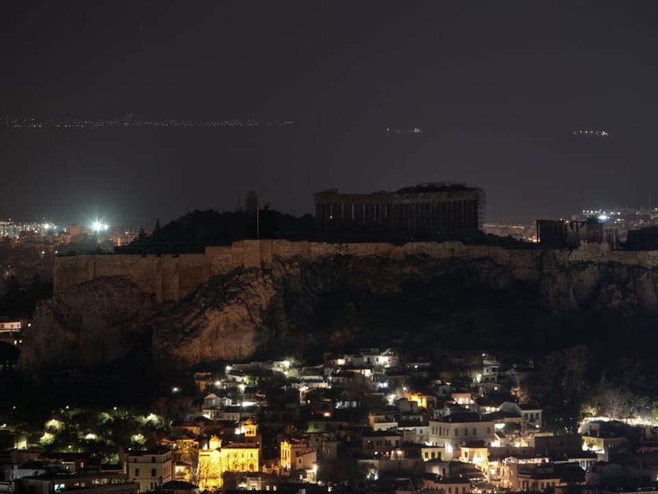 Akropolis – Athen im Dunkeln.