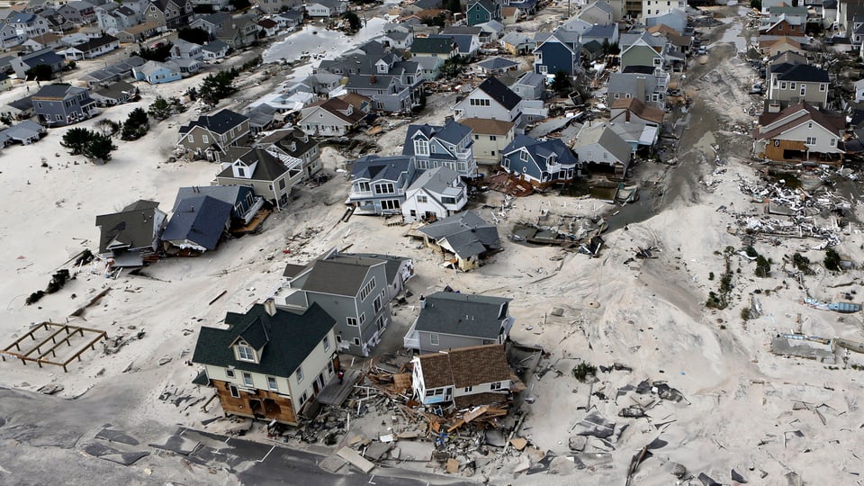 Das zerstörte Dorf Seaside Heights in New Jersey nach dem Sturm Sandy von oben.