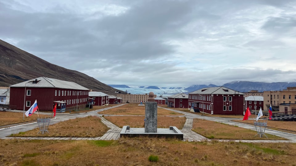 Die russische Siedlung auf Spitzbergen.