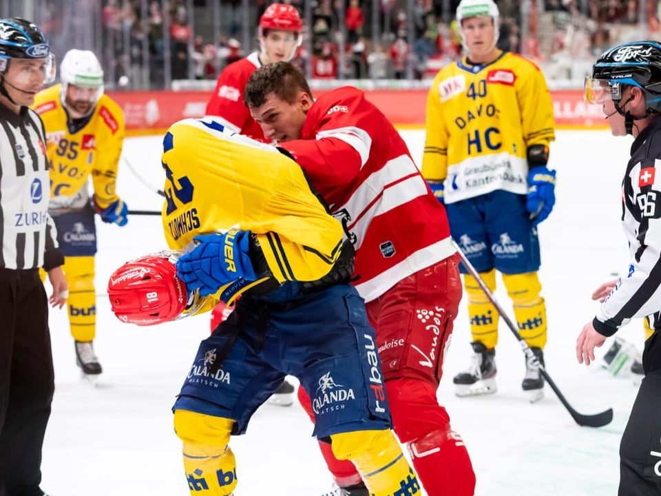 Emotionale Angelegenheit Floran Douay im Infight mit Flavio Schmutz.
