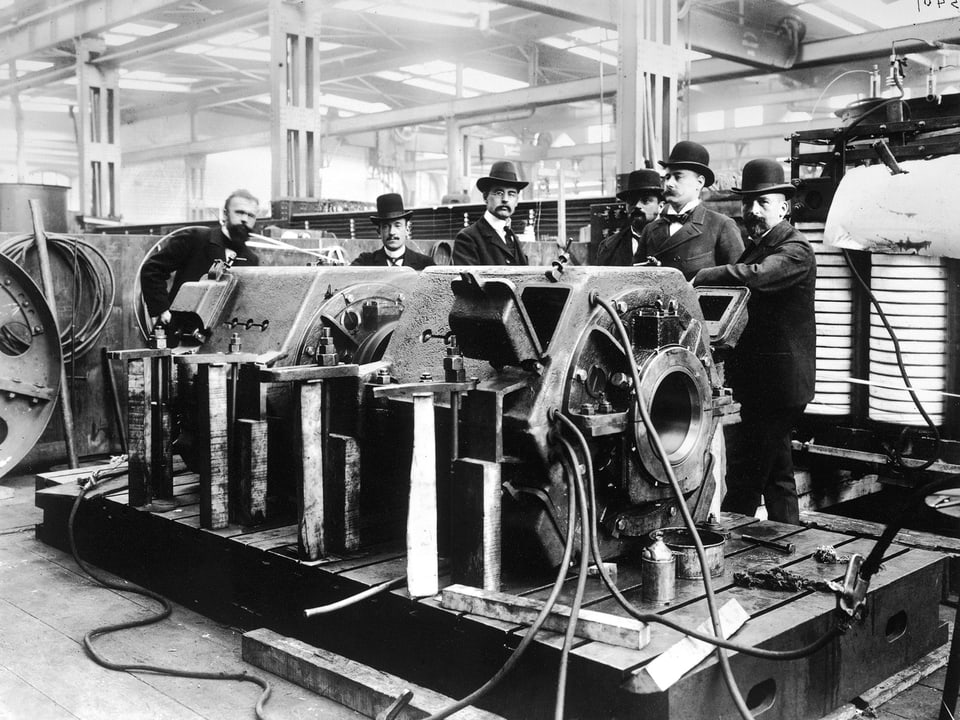 Lokomotiv-Motoren auf dem Prüfstand, fotografiert 1895. In der Bildmitte der Co-Gründer Charles Brown.