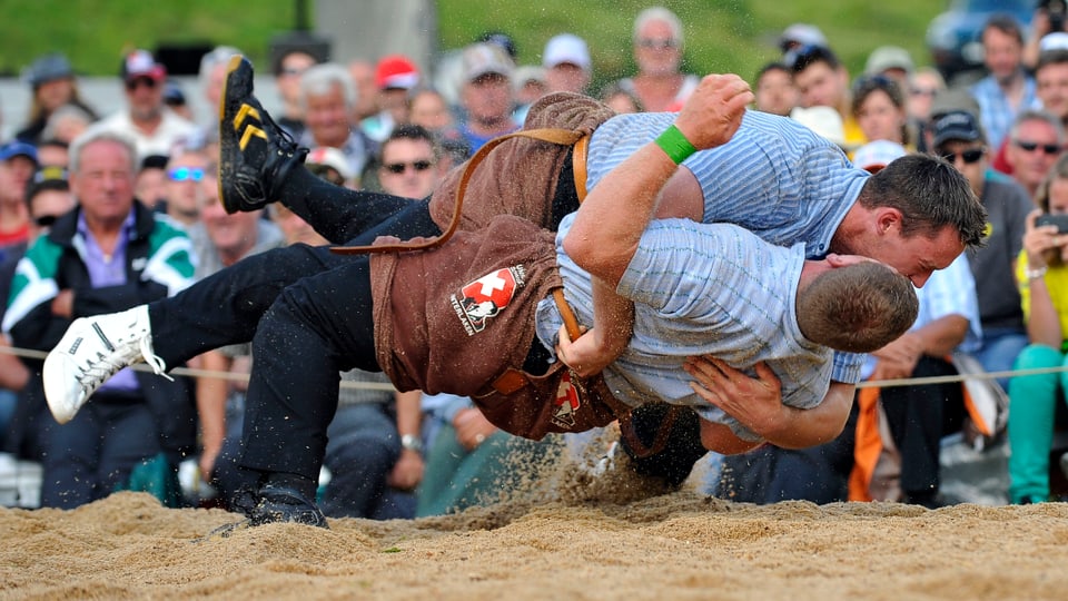 Schwingen - Kilian Wenger siegt auf der Engstlenalp - Sport - SRF