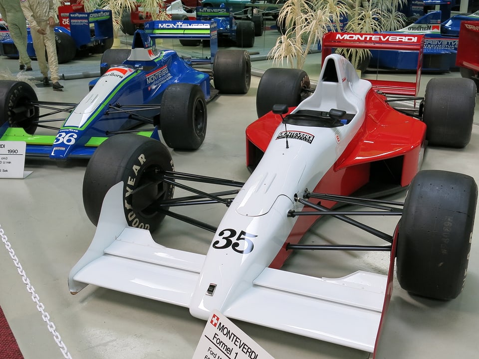 Zwei Formel-1-Boliden, mit denen Monteverdi Anfang der 90er Jahre ein Jahr lang in der Königsklasse mitfuhr.