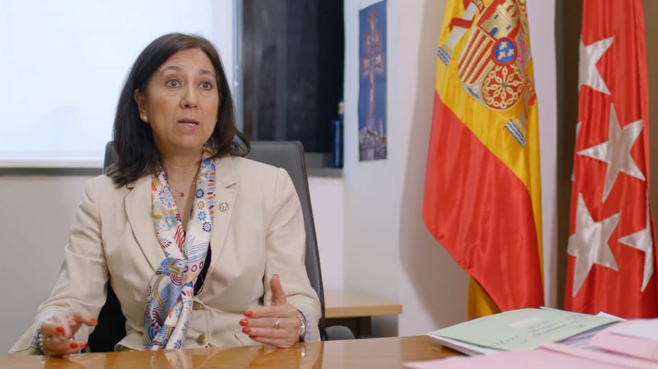 Richterin Carmen Gámiz an ihrem Schreibtisch