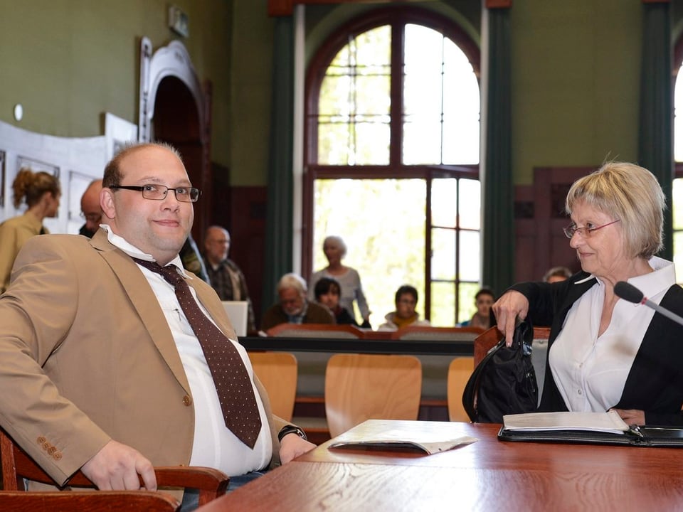 Ulvi K. mit seiner Anwältin im Gerichtssaal.