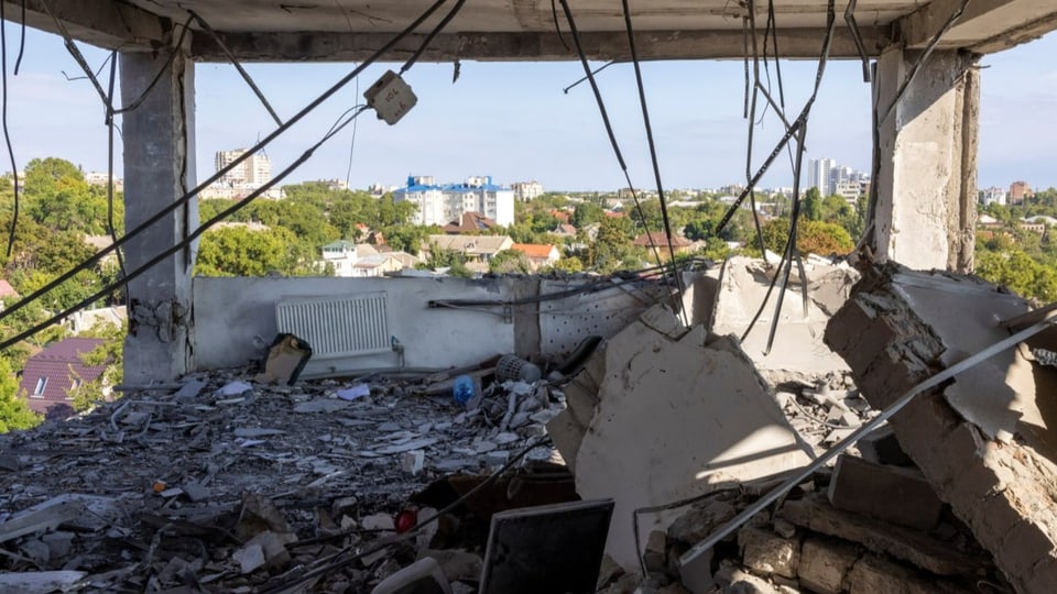 Ein zerstörtes Wohnhaus in Mykolajiw (Aufnahme vom 14.09.2022).