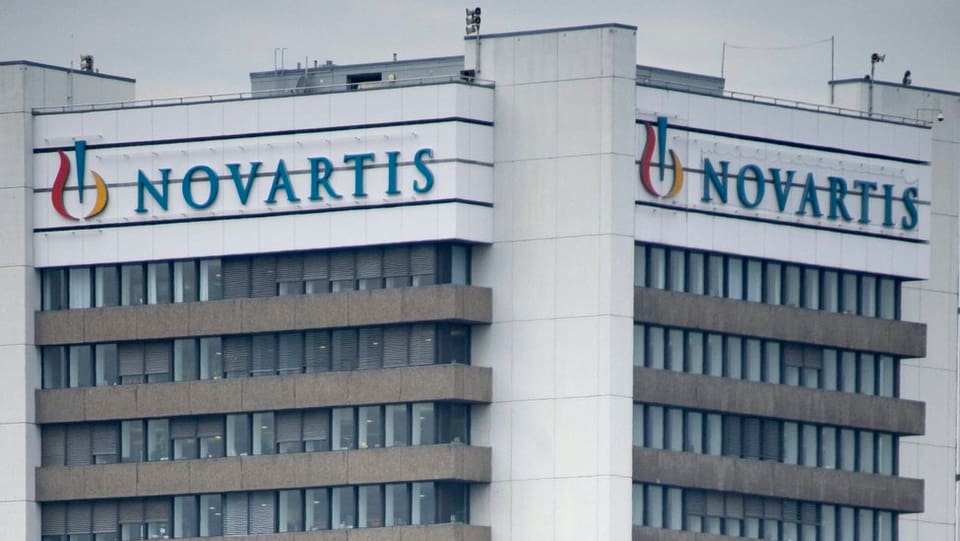 Ein Hochhaus von Novartis.