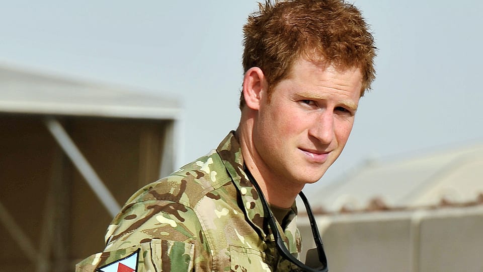 Retter in Not: Prinz Harry setzt sich für einen schwulen Soldaten ein. 