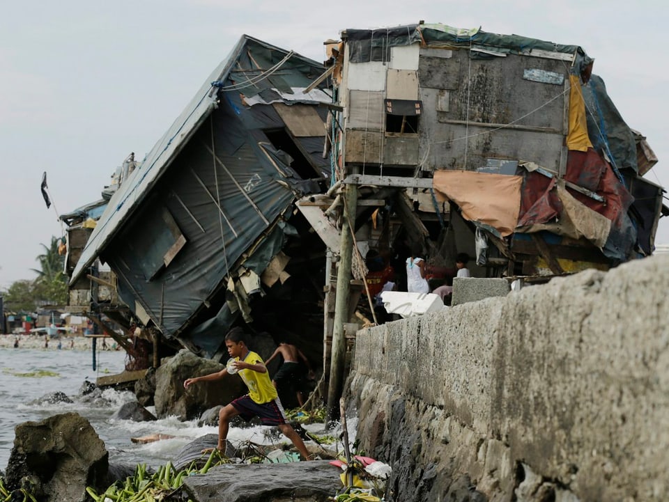 Zerstörtes Haus in Manila