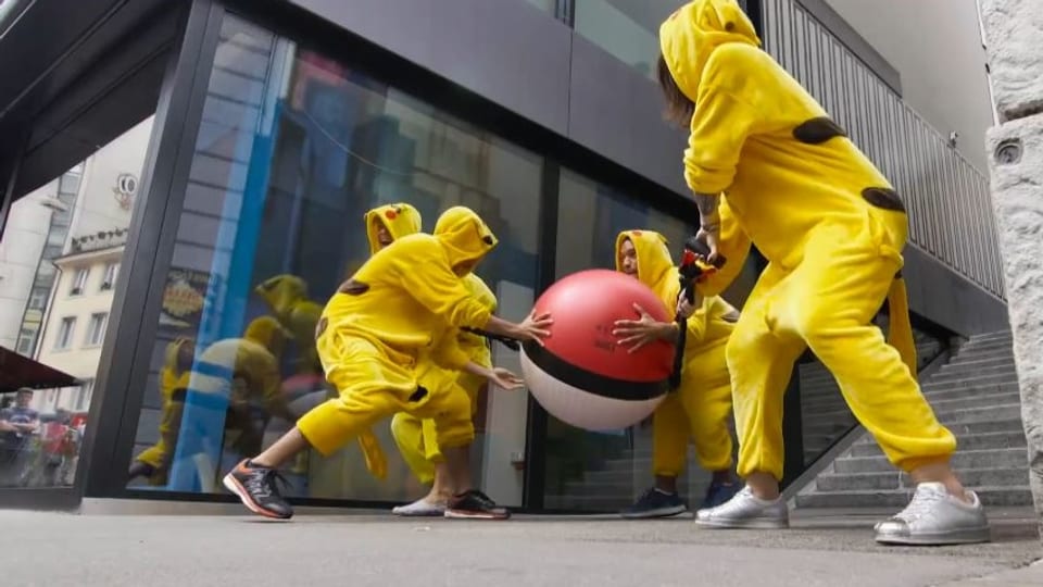 Menschliche Pokemon im Werbefilm von Tourismus Basel. 