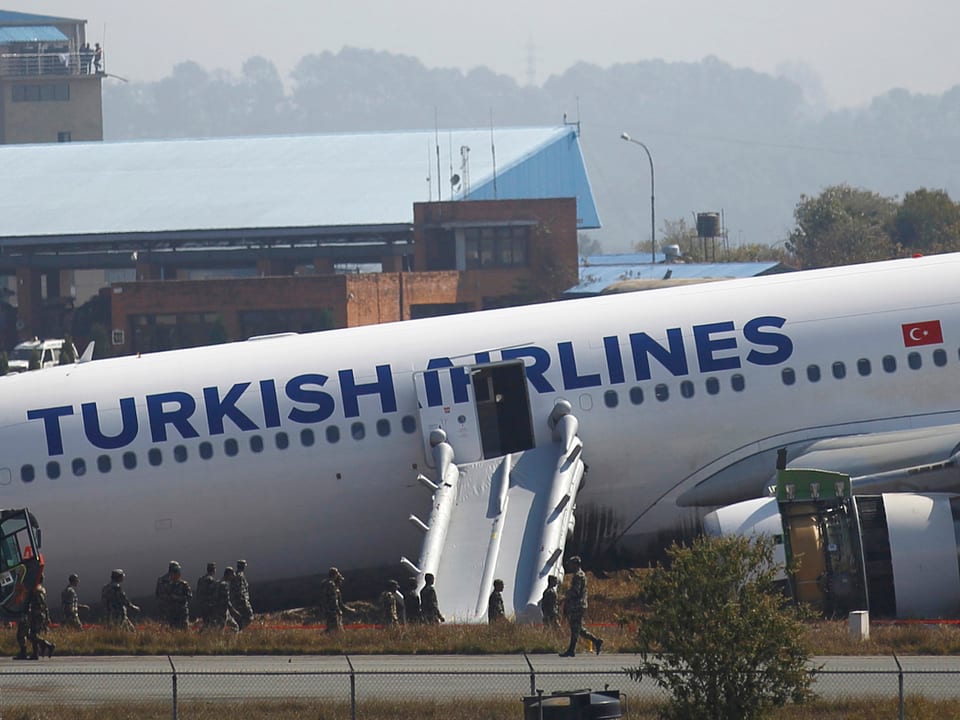 Der verunfallte Airbus der Turkish Airlines. 