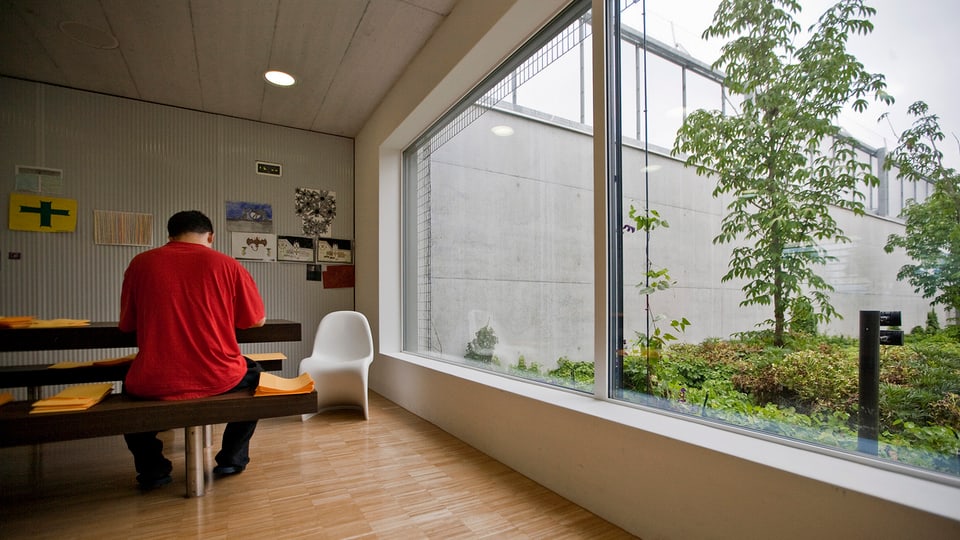 Ein Patient in einer psychiatrischen Einrichtung im Kanton Zürich.