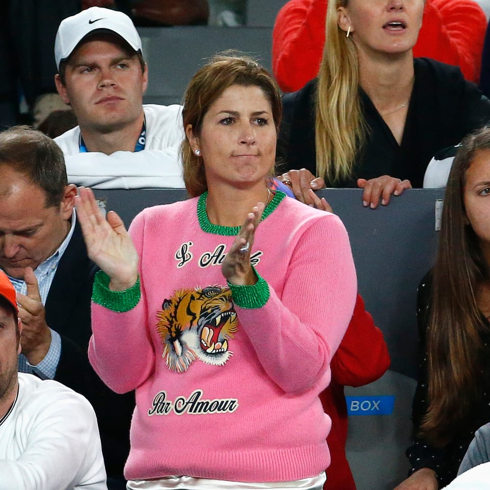 Mirka Federer feuert Roger an.