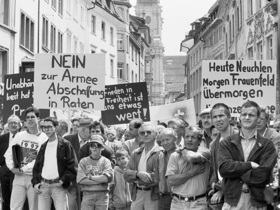 Demo gegen die Kampfjet-Beschaffung 1994 in Frauenfeld
