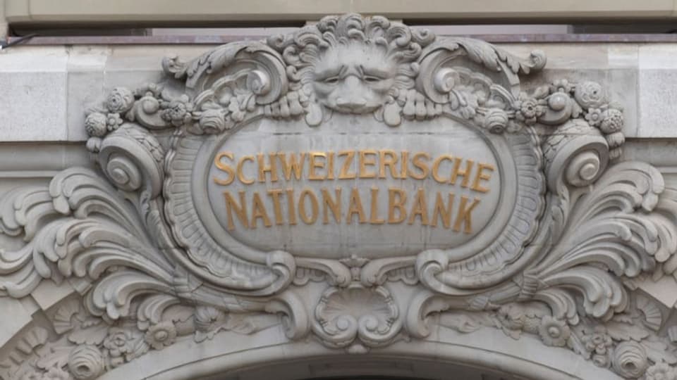 Der Schriftzug mit goldenen Lettern über dem Eingang der SNB.