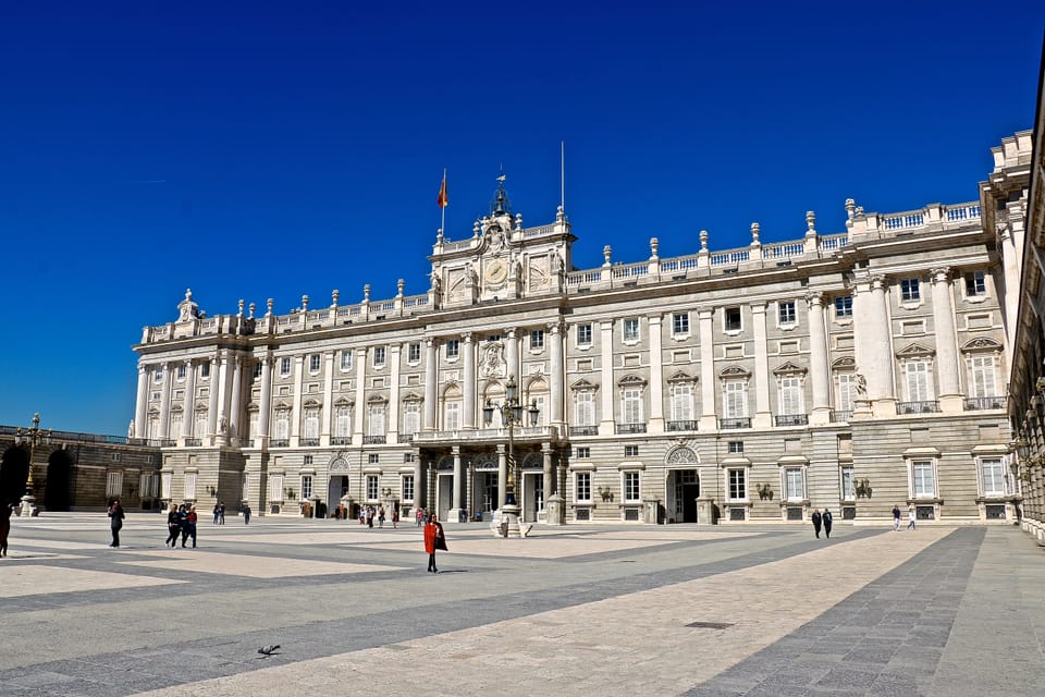 Blick auf den Känigspalast in Madrid