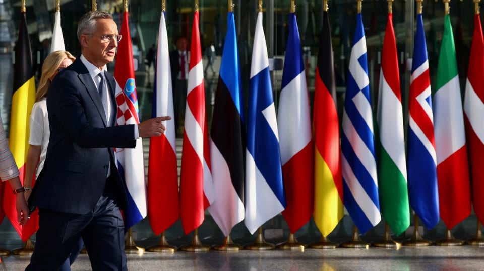 Überraschung: Stoltenberg bleibt Generalsekretär der Nato