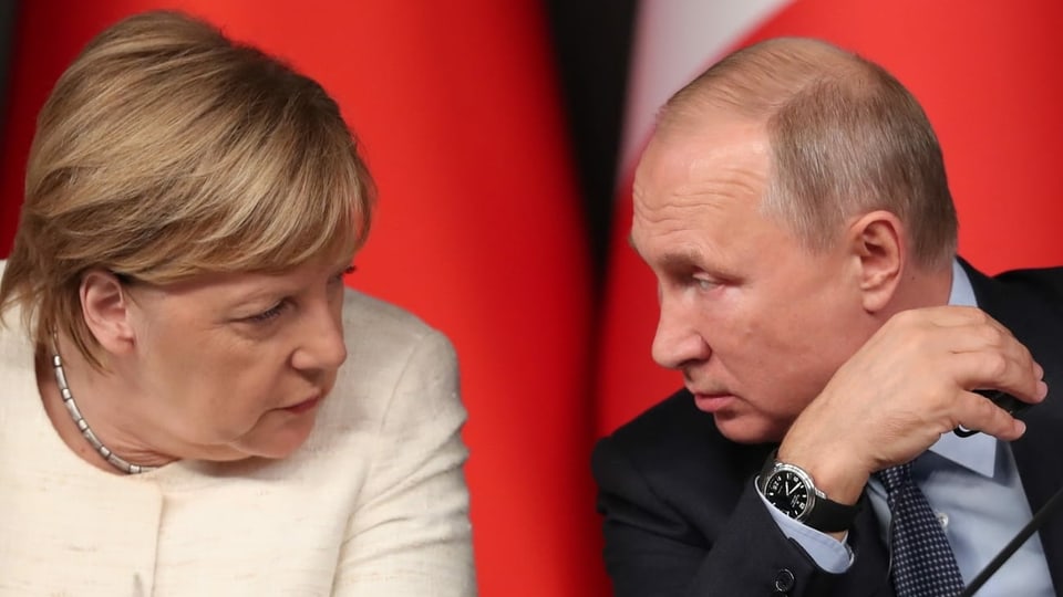 Merkel und Putin bei einem Syrien-Gipfel in Istanbul. 