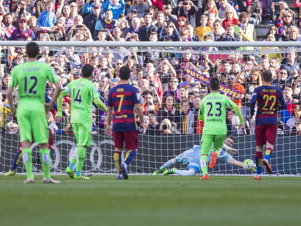 Messi vergibt einen Penalty