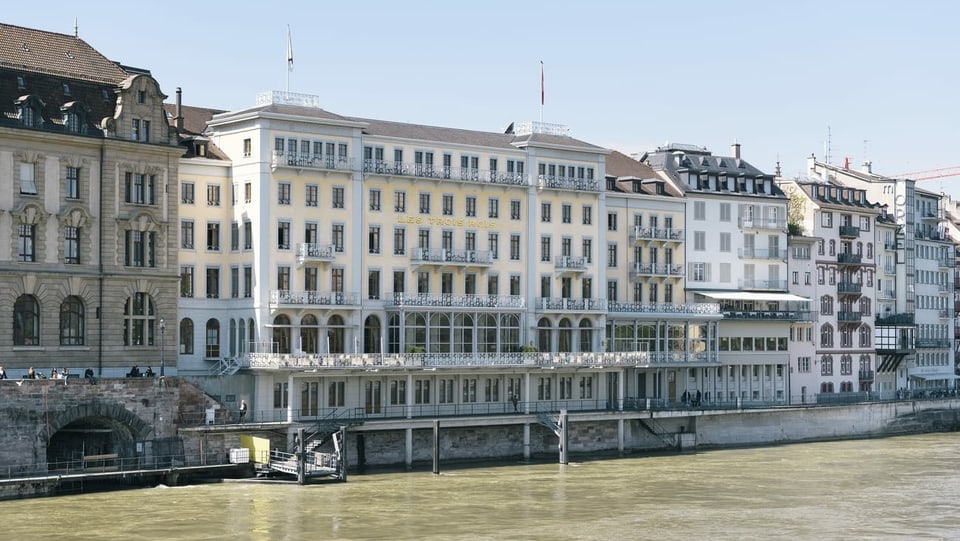 Blick auf das Hotel Les trois rois in Basel.
