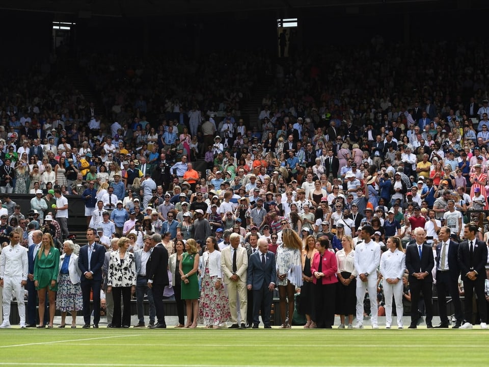 Von Nadal bis Federer: Die Legenden reihen sich auf dem «heiligen Rasen» auf