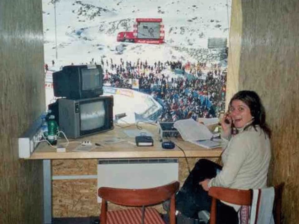 Die Sportreporterin in der Zieleinfahrt an der Ski-Weltcup-Saisoneröffnung in Sölden.