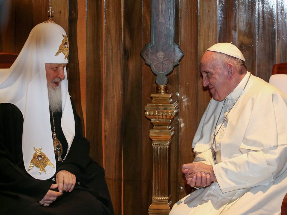 Franziskus trifft den Moskauer Patriarchen Kyrill I.