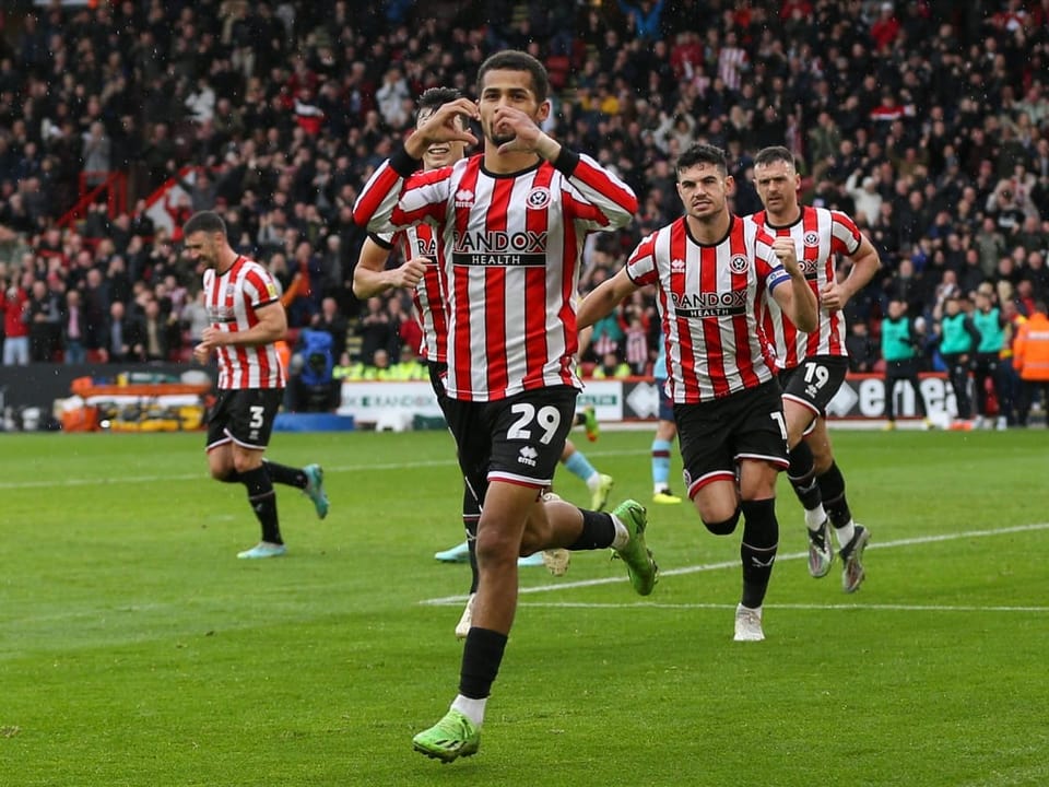 Leistungsträger in der Stahlstadt Ndiaye jubelt an der Bramall Lane
