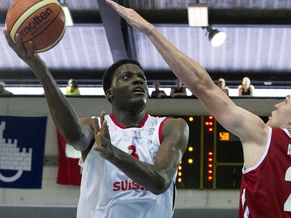 Bald wieder im Nati-Dress Clint Capela während der EM-Qualifikation 2014.