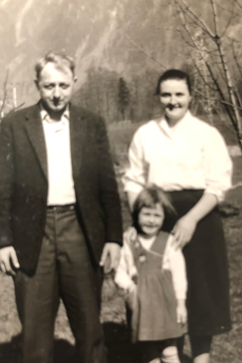 Walter und Frieda Feldmann mit Tochter.