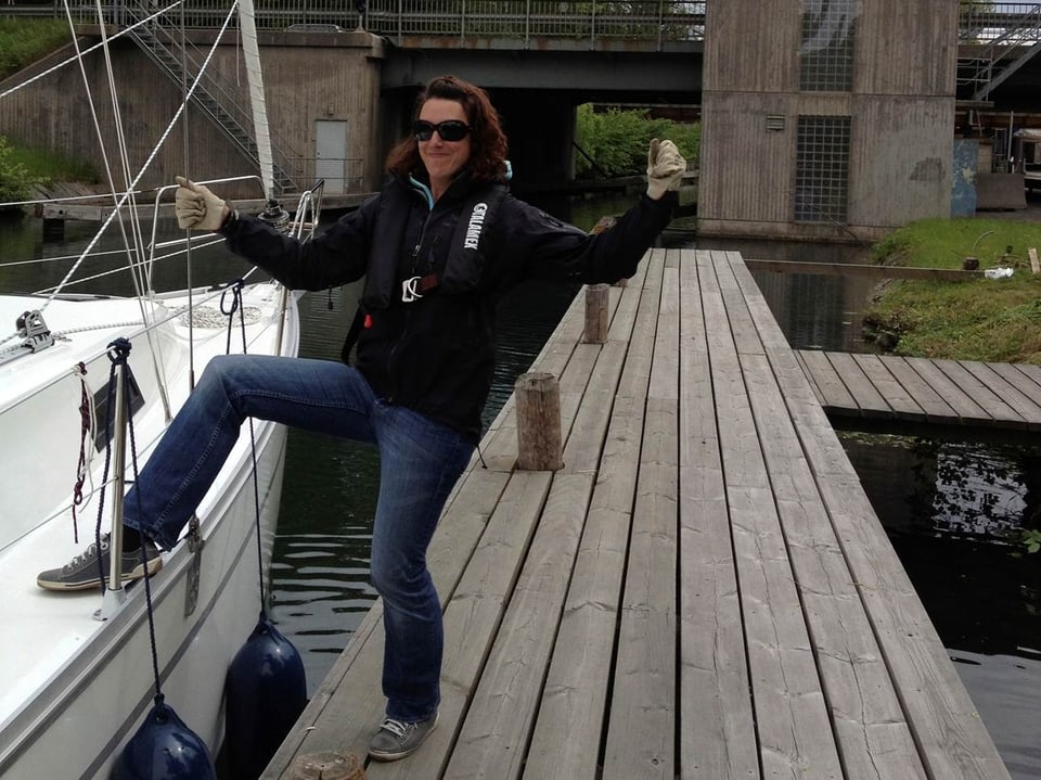 Joelle Beeler auf dem Boot.