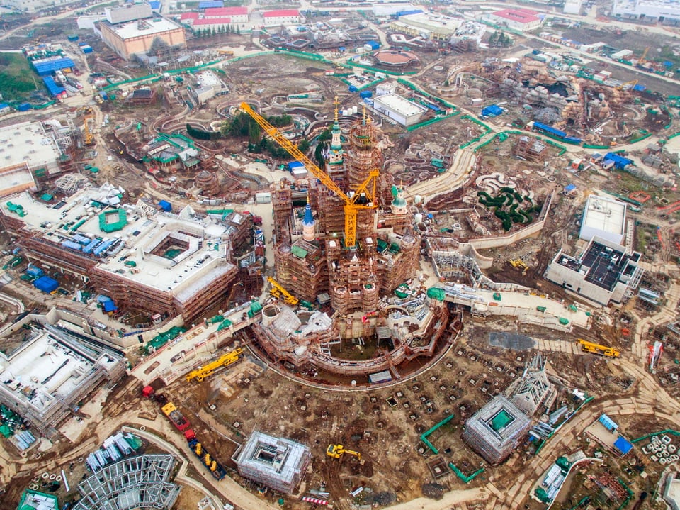 Luftaufnahme der Disneyland-Baustelle in Shanghai