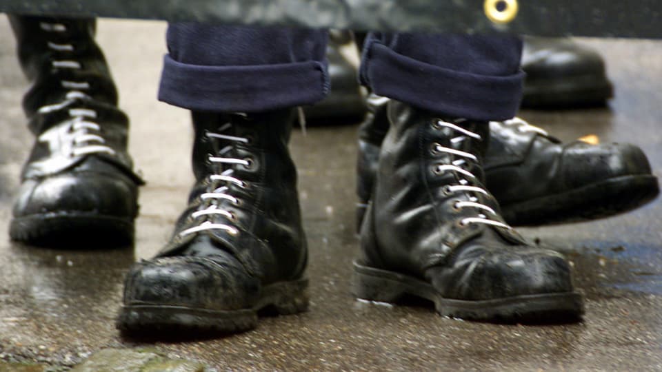Springerstiefel, aufgenommen einer Neonazi-Demo in Deutschland. 