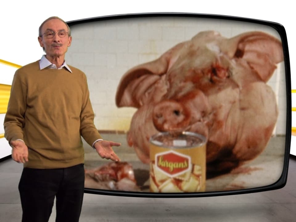 Urs P. Gasche vor Bild aus Ravioli-Beitrag mit Schweinekopf