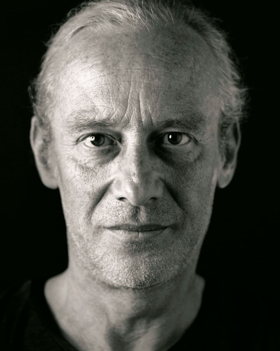 Porträt von Mathias Rüegg.