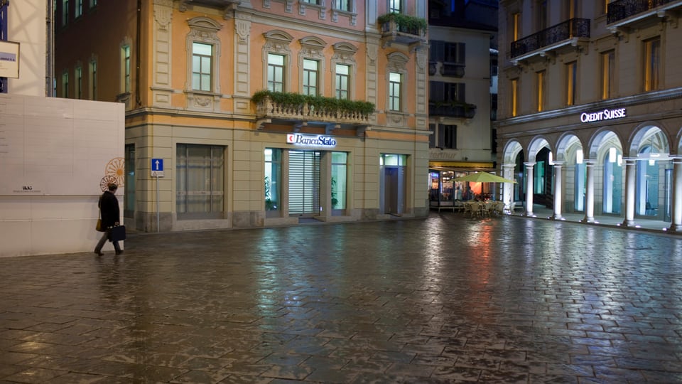 Finanzplatz Tessin. Hier die Piazza Riforma in Lugano.